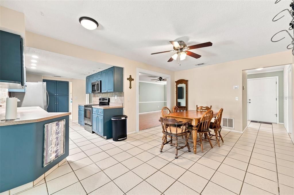 For Sale: $529,900 (3 beds, 2 baths, 1751 Square Feet)