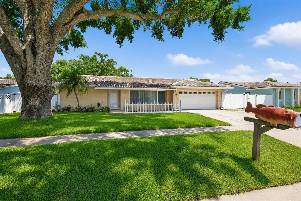 For Sale: $529,900 (3 beds, 2 baths, 1751 Square Feet)