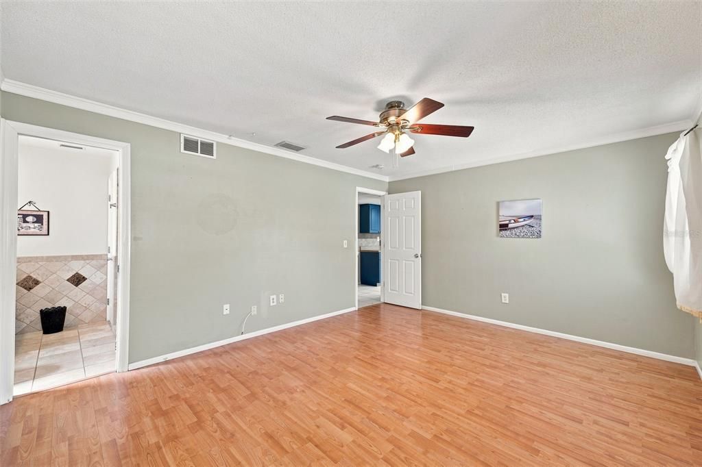 For Sale: $529,900 (3 beds, 2 baths, 1751 Square Feet)