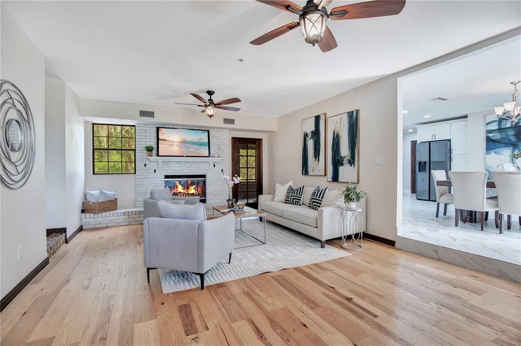 Activo con contrato: $429,000 (3 camas, 2 baños, 1707 Pies cuadrados)