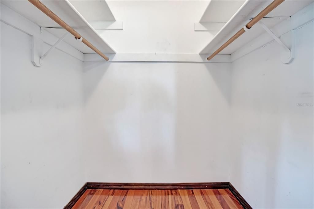Activo con contrato: $429,000 (3 camas, 2 baños, 1707 Pies cuadrados)
