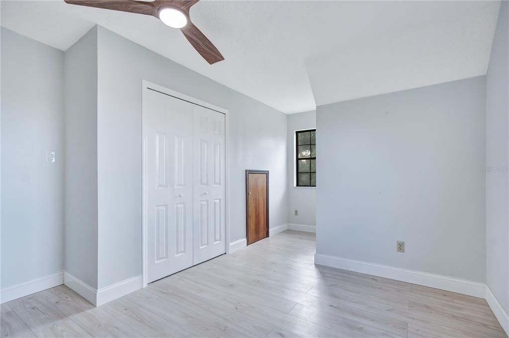 Activo con contrato: $429,000 (3 camas, 2 baños, 1707 Pies cuadrados)