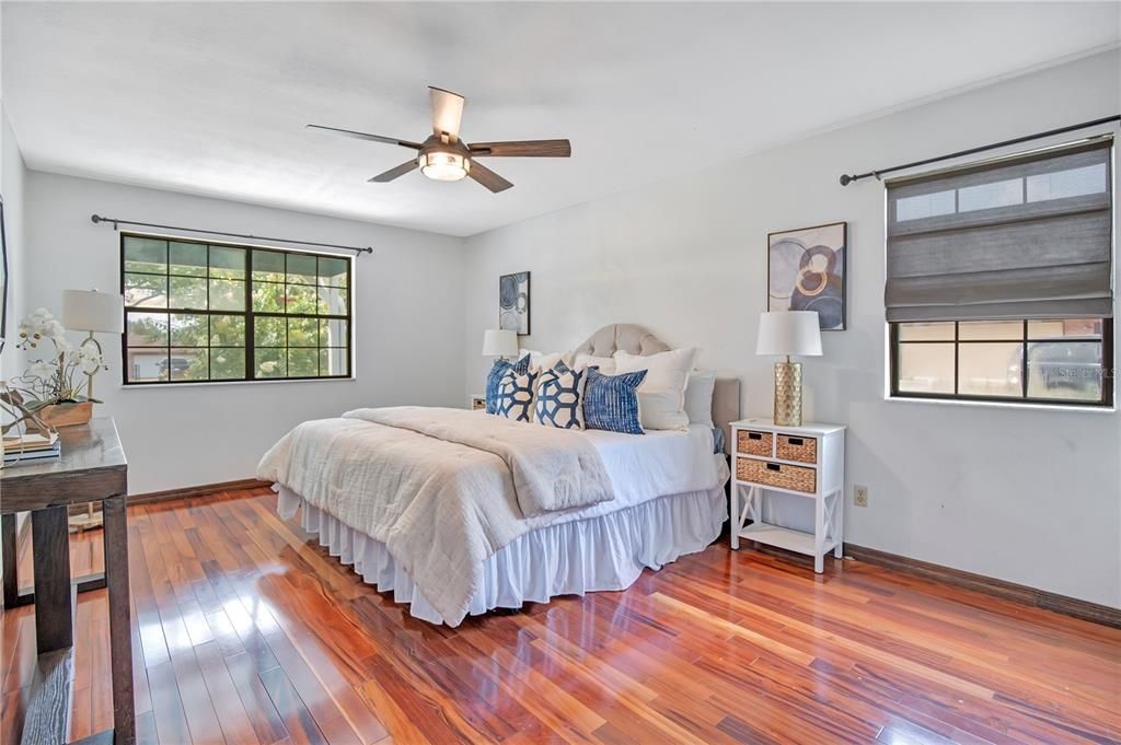Activo con contrato: $429,000 (3 camas, 2 baños, 1707 Pies cuadrados)