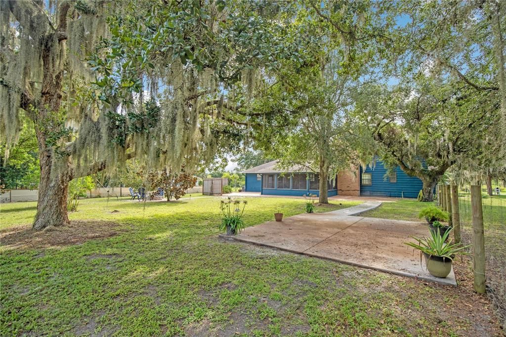 Activo con contrato: $429,000 (3 camas, 2 baños, 1707 Pies cuadrados)