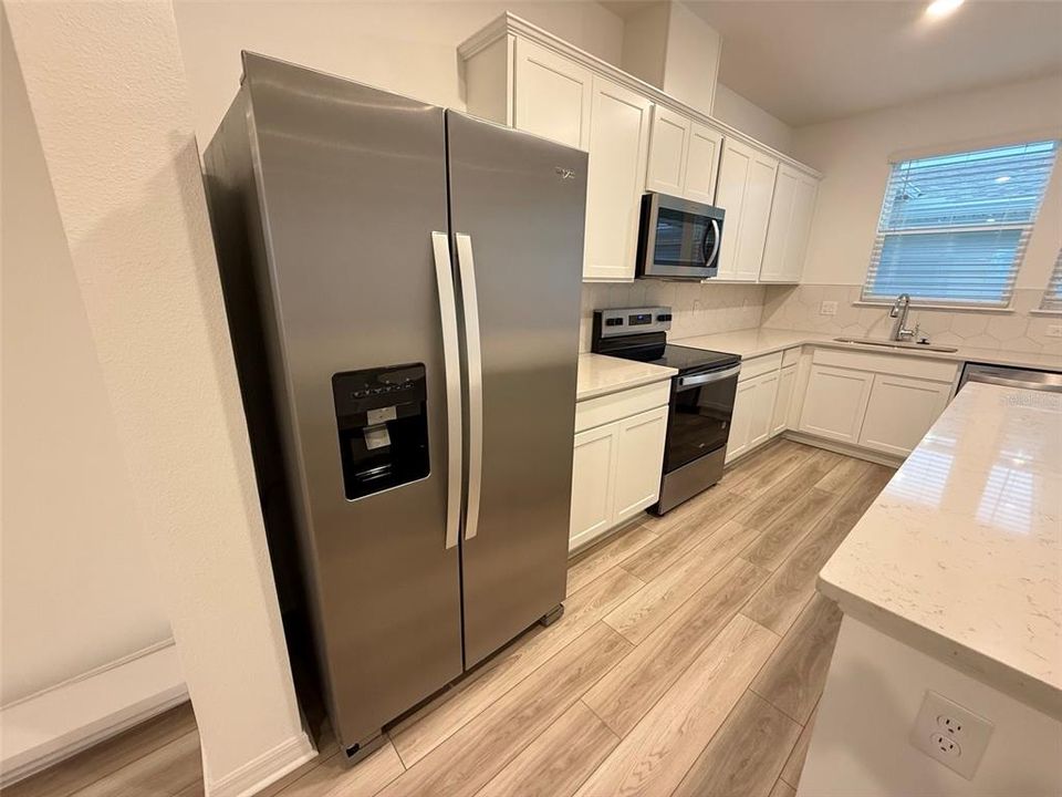 For Rent: $2,550 (3 beds, 2 baths, 1625 Square Feet)