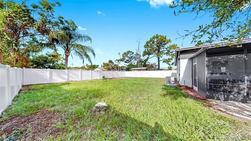 Activo con contrato: $435,000 (3 camas, 2 baños, 1490 Pies cuadrados)