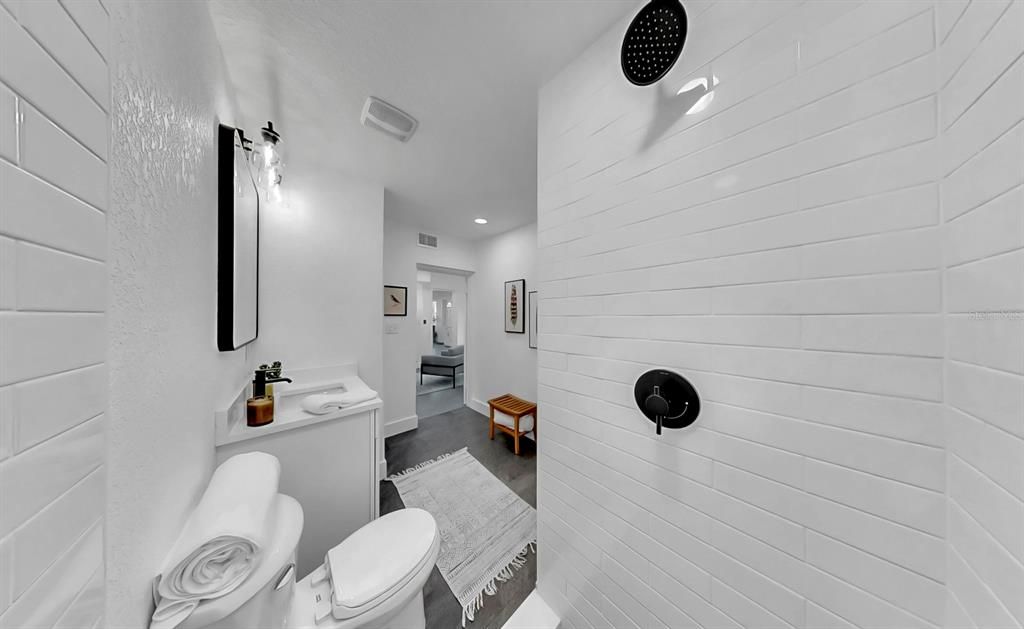 Activo con contrato: $435,000 (3 camas, 2 baños, 1490 Pies cuadrados)