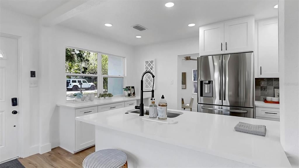 Activo con contrato: $435,000 (3 camas, 2 baños, 1490 Pies cuadrados)