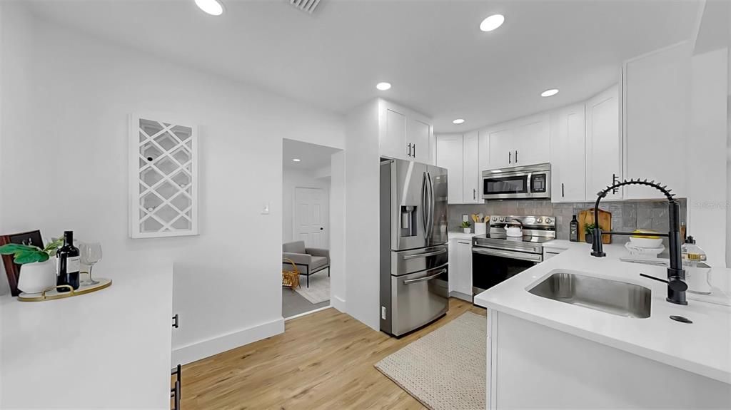 Activo con contrato: $435,000 (3 camas, 2 baños, 1490 Pies cuadrados)