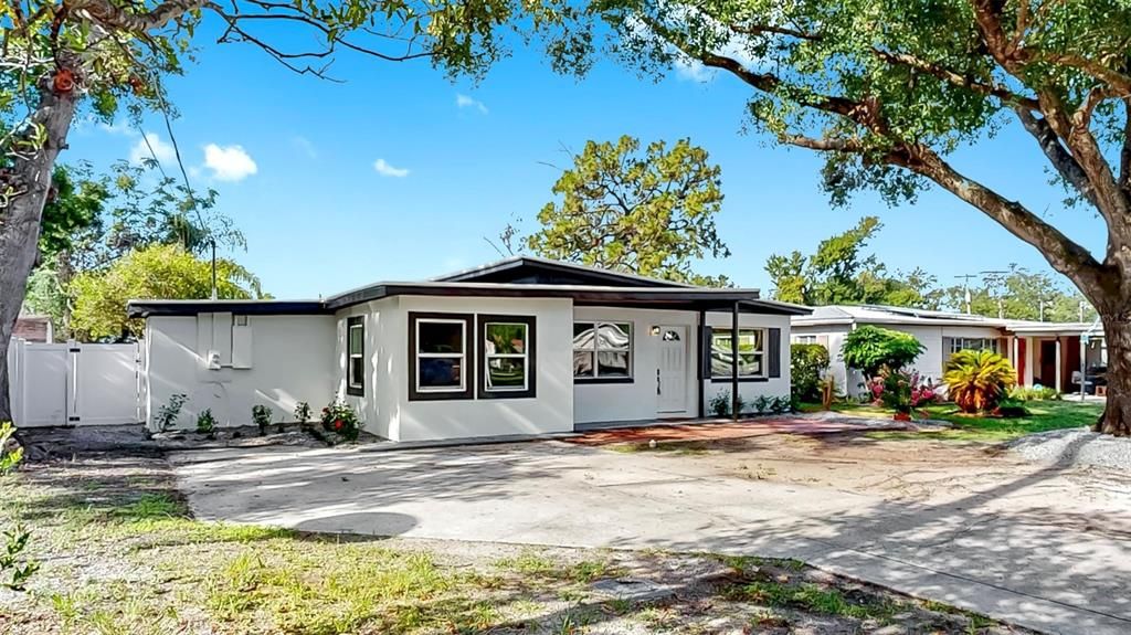 Activo con contrato: $435,000 (3 camas, 2 baños, 1490 Pies cuadrados)