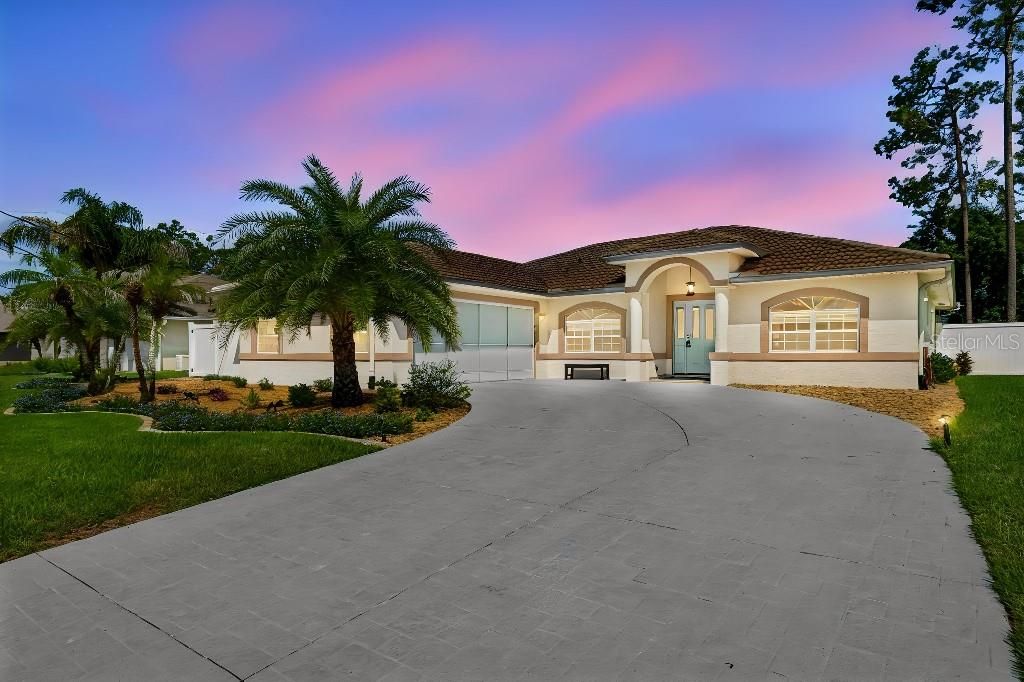 For Sale: $449,000 (3 beds, 3 baths, 1704 Square Feet)