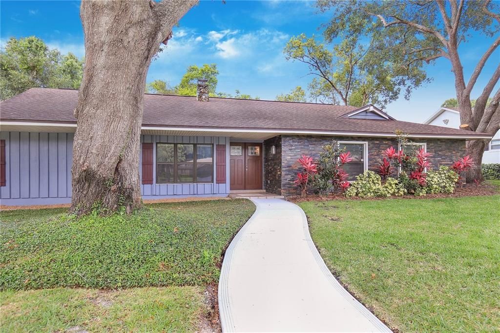 Activo con contrato: $875,000 (4 camas, 2 baños, 2642 Pies cuadrados)