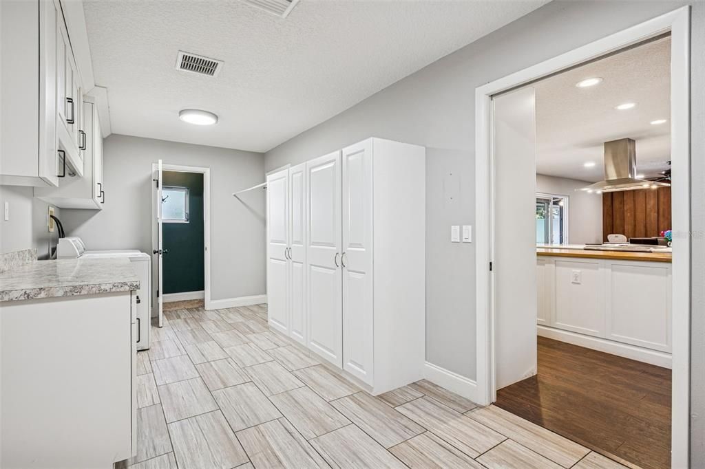 Activo con contrato: $875,000 (4 camas, 2 baños, 2642 Pies cuadrados)