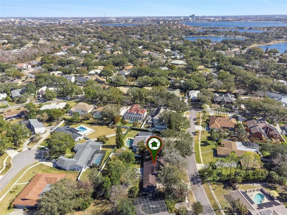 Activo con contrato: $875,000 (4 camas, 2 baños, 2642 Pies cuadrados)