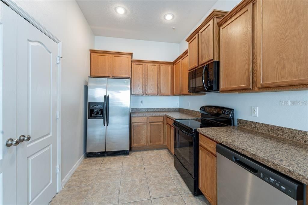 For Rent: $2,000 (2 beds, 2 baths, 1200 Square Feet)