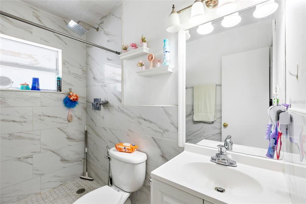 For Sale: $359,000 (4 beds, 3 baths, 1200 Square Feet)