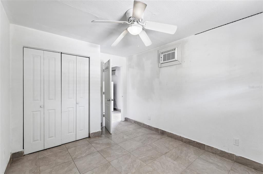 For Sale: $359,000 (4 beds, 3 baths, 1200 Square Feet)