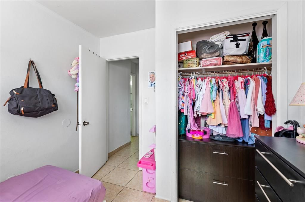 For Sale: $359,000 (4 beds, 3 baths, 1200 Square Feet)