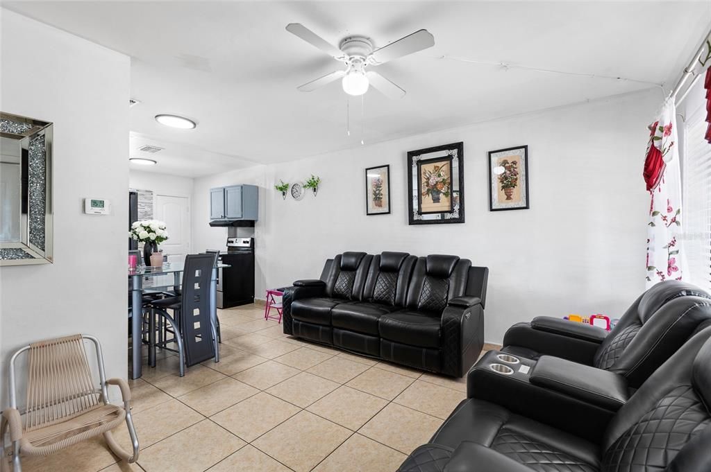 For Sale: $359,000 (4 beds, 3 baths, 1200 Square Feet)