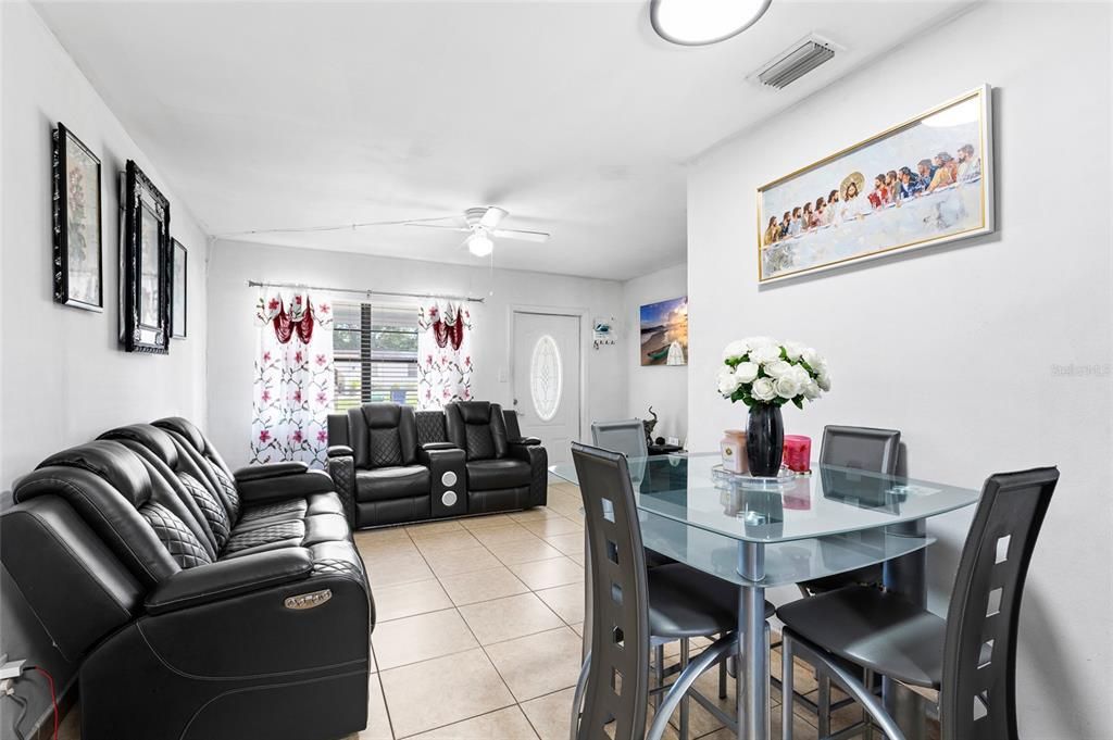 For Sale: $359,000 (4 beds, 3 baths, 1200 Square Feet)