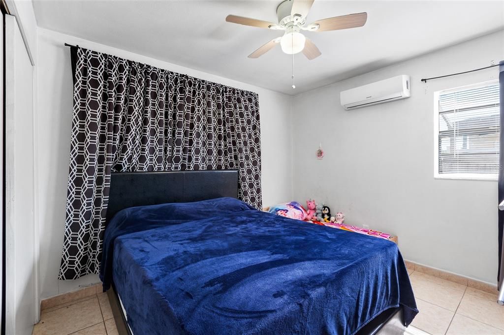 For Sale: $359,000 (4 beds, 3 baths, 1200 Square Feet)