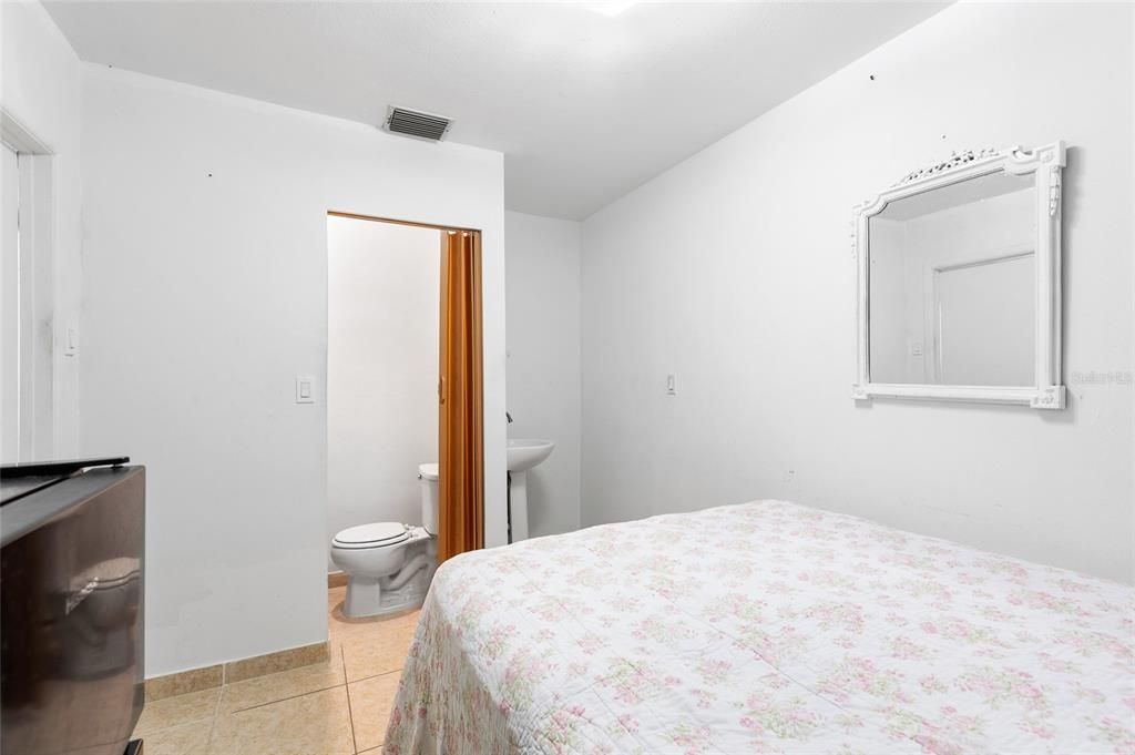 For Sale: $359,000 (4 beds, 3 baths, 1200 Square Feet)