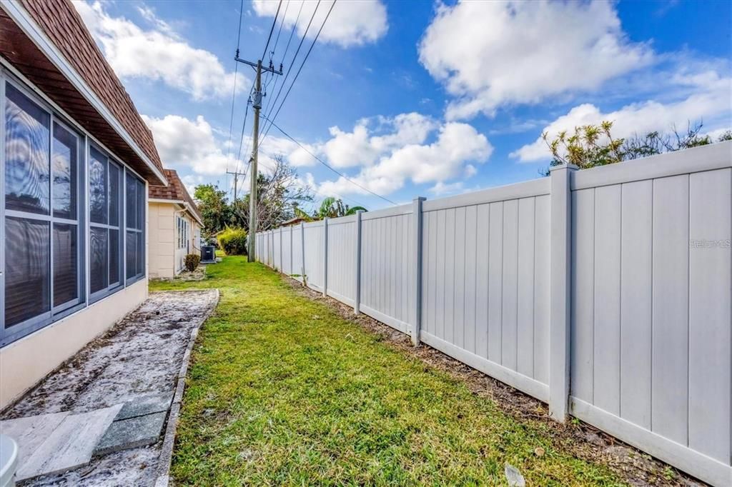 For Sale: $125,000 (2 beds, 2 baths, 1080 Square Feet)