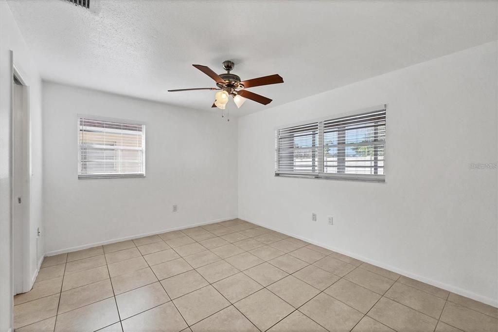 For Sale: $125,000 (2 beds, 2 baths, 1080 Square Feet)