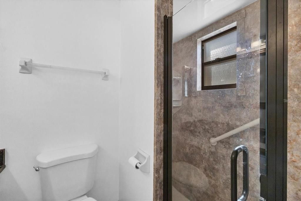 For Sale: $125,000 (2 beds, 2 baths, 1080 Square Feet)