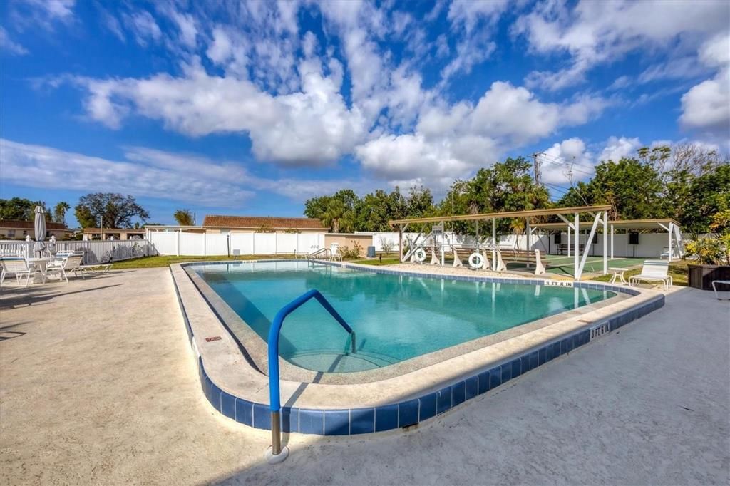 For Sale: $125,000 (2 beds, 2 baths, 1080 Square Feet)