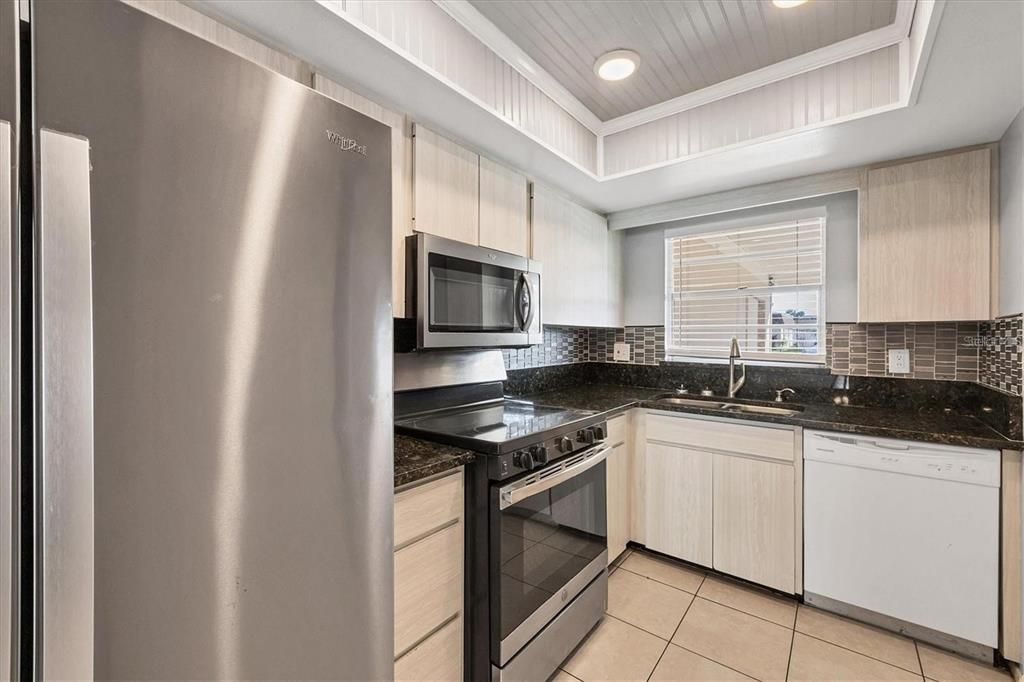 For Sale: $125,000 (2 beds, 2 baths, 1080 Square Feet)