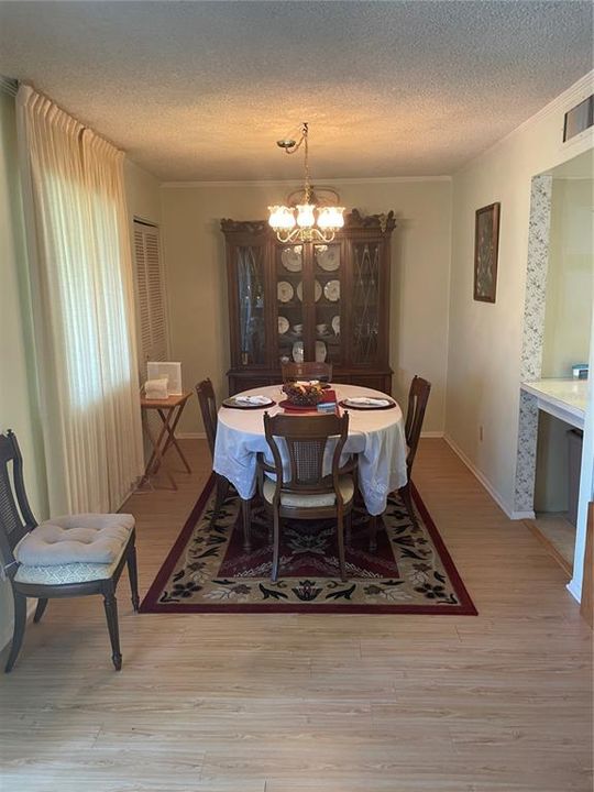 For Sale: $119,000 (2 beds, 1 baths, 1054 Square Feet)