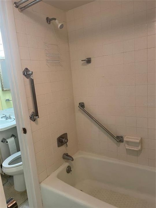 For Sale: $119,000 (2 beds, 1 baths, 1054 Square Feet)