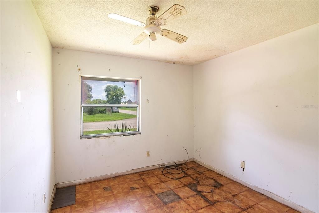 En Venta: $84,900 (3 camas, 1 baños, 1400 Pies cuadrados)