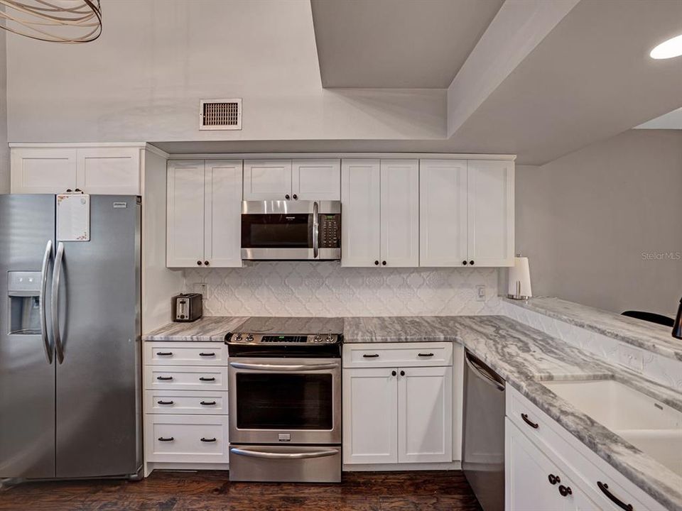 For Sale: $274,900 (2 beds, 2 baths, 1840 Square Feet)