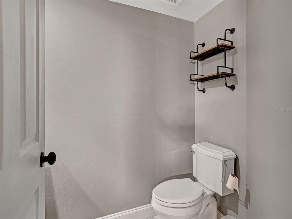 For Sale: $274,900 (2 beds, 2 baths, 1840 Square Feet)
