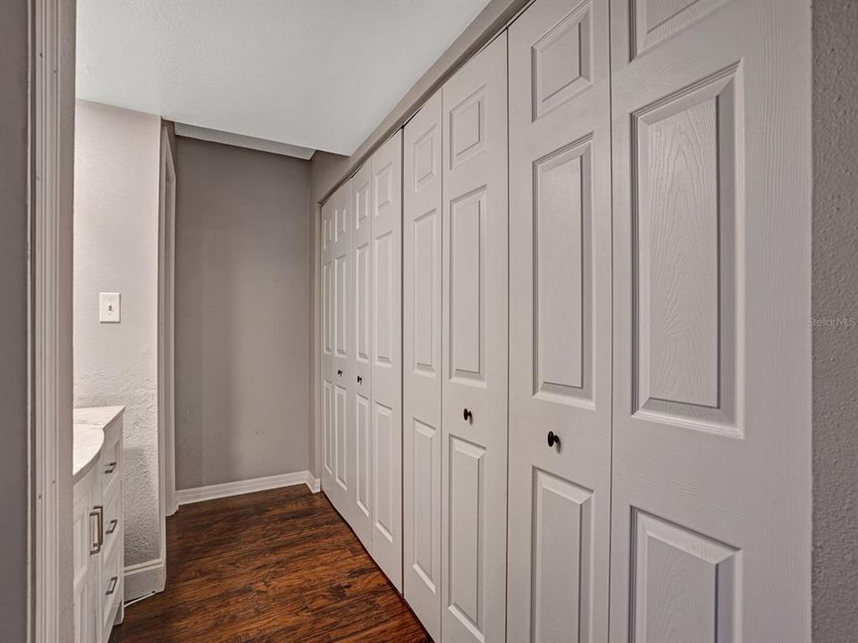 For Sale: $274,900 (2 beds, 2 baths, 1840 Square Feet)