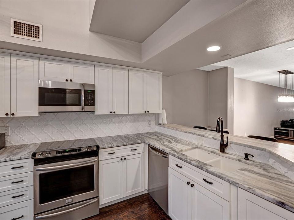 For Sale: $274,900 (2 beds, 2 baths, 1840 Square Feet)