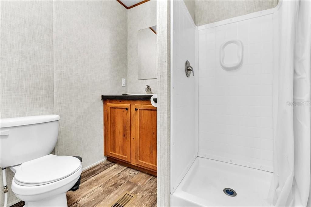 For Sale: $157,700 (2 beds, 2 baths, 728 Square Feet)