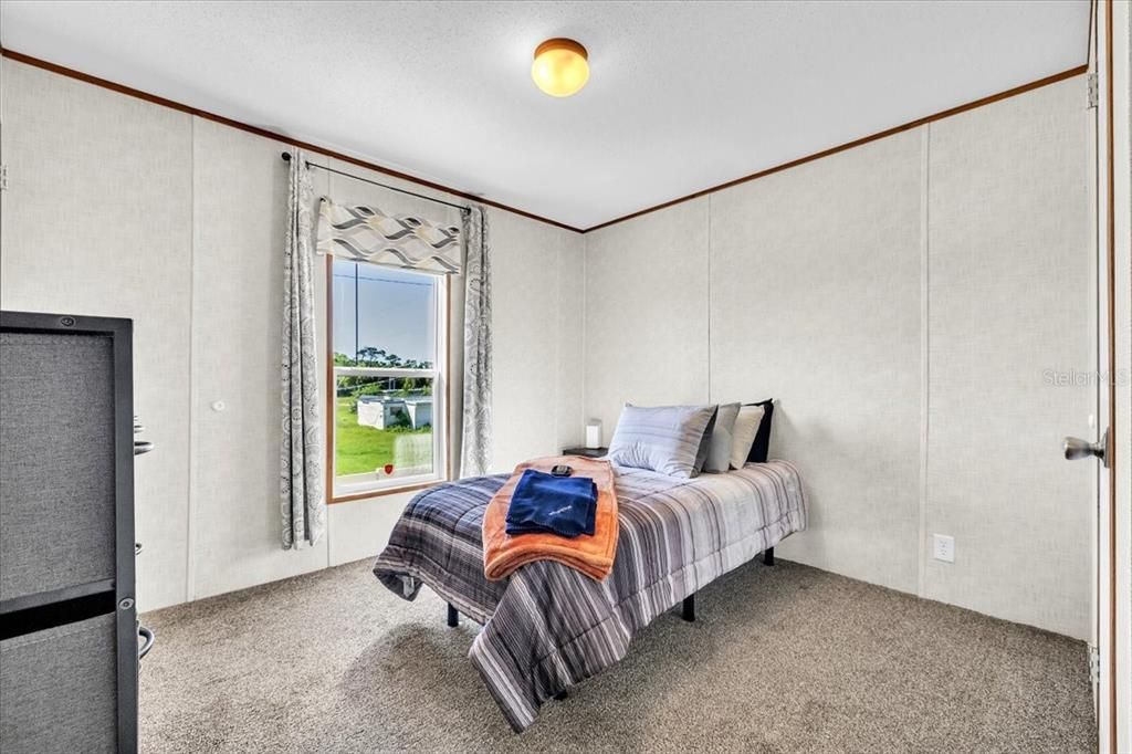 For Sale: $157,700 (2 beds, 2 baths, 728 Square Feet)