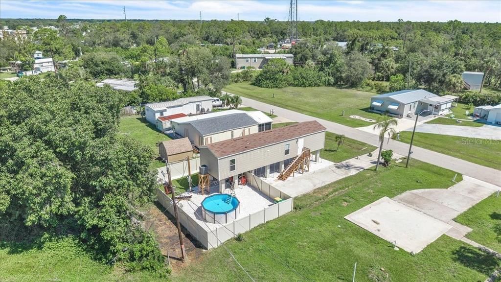 For Sale: $157,700 (2 beds, 2 baths, 728 Square Feet)