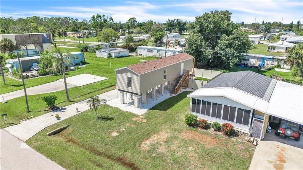 For Sale: $157,700 (2 beds, 2 baths, 728 Square Feet)