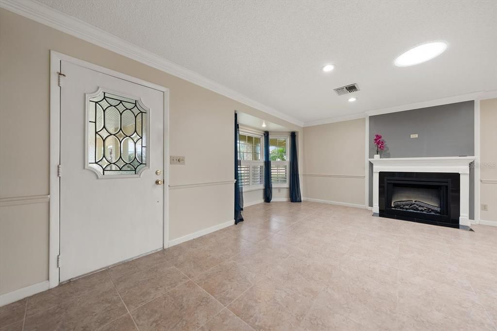 For Sale: $599,000 (3 beds, 2 baths, 1800 Square Feet)