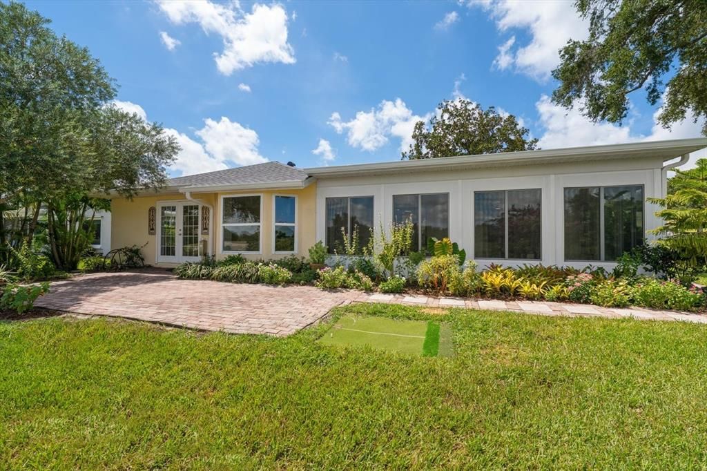 For Sale: $599,000 (3 beds, 2 baths, 1800 Square Feet)