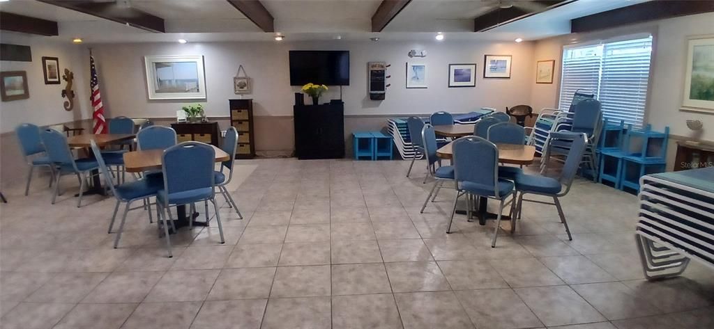 For Sale: $125,000 (1 beds, 1 baths, 640 Square Feet)