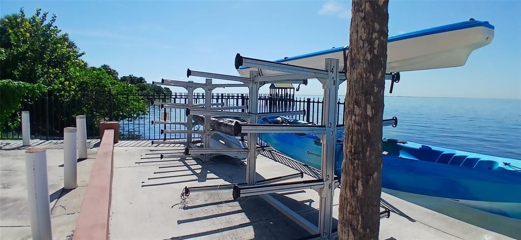 For Sale: $125,000 (1 beds, 1 baths, 640 Square Feet)