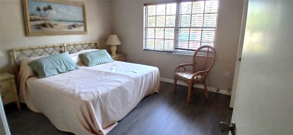 For Sale: $125,000 (1 beds, 1 baths, 640 Square Feet)