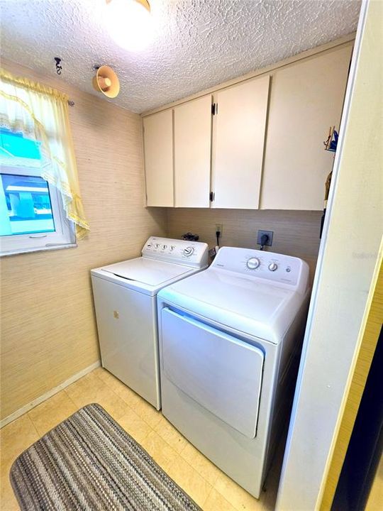 На продажу: $125,000 (2 спален, 2 ванн, 1174 Квадратных фут)