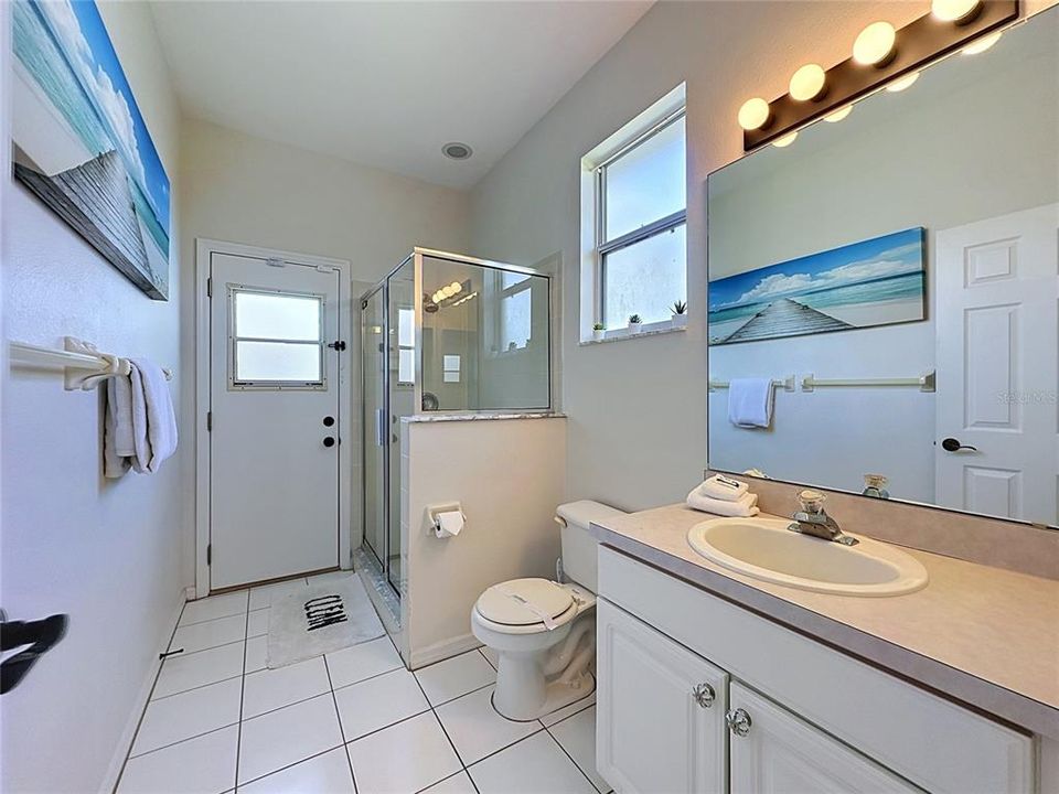 На продажу: $399,995 (5 спален, 3 ванн, 2150 Квадратных фут)