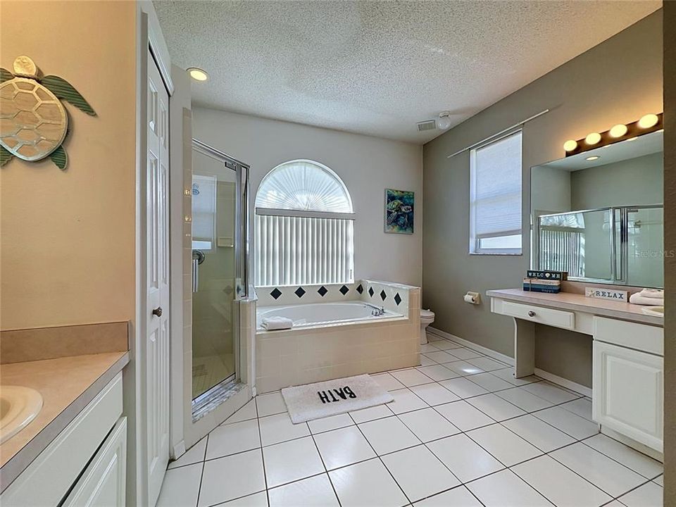 На продажу: $399,995 (5 спален, 3 ванн, 2150 Квадратных фут)